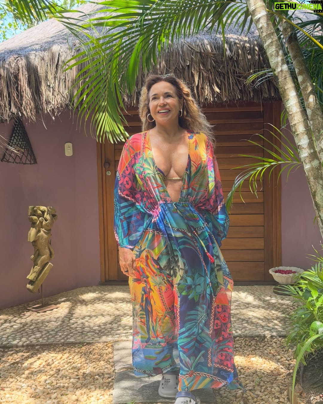 Daniela Mercury - 15.4K Likes - As cidades grandes tiram tudo de você, mas… A natureza devolve! Tô descansando no Sul da Bahia e volto já com novidades pra vocês. 💐💚
