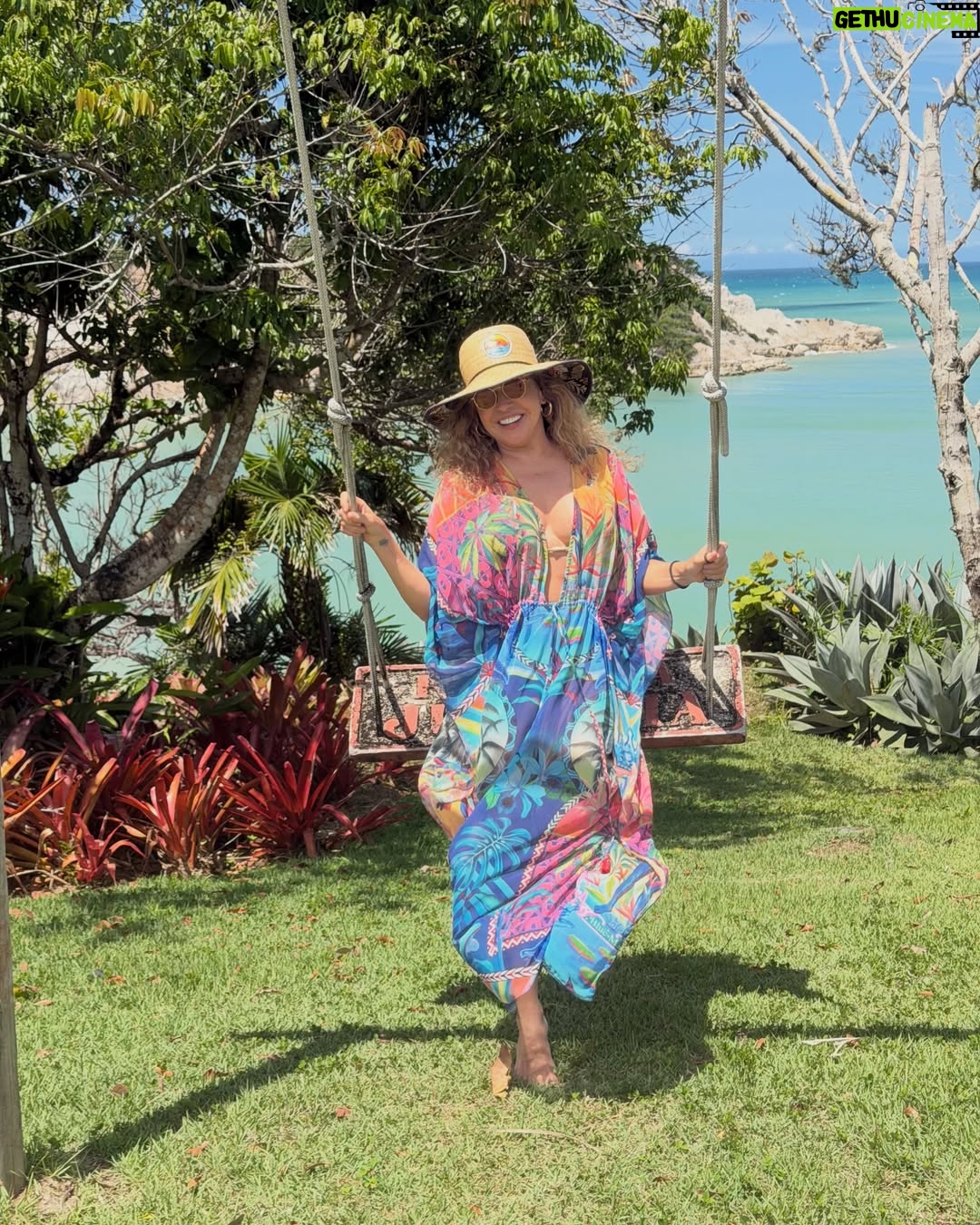 Daniela Mercury - 15.4K Likes - As cidades grandes tiram tudo de você, mas… A natureza devolve! Tô descansando no Sul da Bahia e volto já com novidades pra vocês. 💐💚