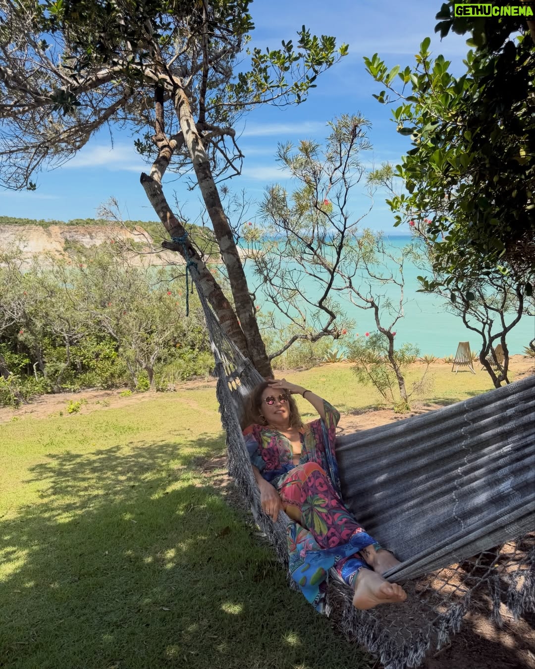 Daniela Mercury - 15.4K Likes - As cidades grandes tiram tudo de você, mas… A natureza devolve! Tô descansando no Sul da Bahia e volto já com novidades pra vocês. 💐💚