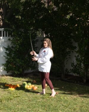 Danielle Fishel Instagram - Fruit ninja at Topanga’s house 🍍🍊🍉🍌🥷

Everything’s a Competition, out now!
