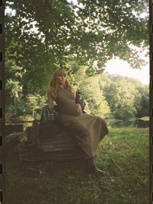 Debby Ryan Instagram - 🤎🧸🪵 it’s getting colder outside & my little world is getting warmer 

my big brother creates really special images & ever since we were lil kids, he’d always let me play. we could create whole worlds in the woods. now we’re grown and we’ve built worlds and families of our own, but they still overlap— we live in the same town again, different woods this time but we still wander, all together now. he gave me a sister and one of my very best friends and she’s also talented at capturing moments beautifully — he took the digitals, she took the film photos

they made me joshua an aunt uncle, and watching them become parents changed me, and now it’s wild our kids are gonna have the same age difference we do. 

making joshua’s parents grandparents, making his sisters aunts & his brother an uncle, giving my parents a grandkid & my niece a cousin & returning the favor for chase&sarah, these are among the greatest honors I’ve been feeling along this journey. don’t get me started on josh

it’s been a road to this point & there’s still miles to go but I’m just really grateful to be sharing it, in all the big & small ways. I couldn’t have imagined this depth of support and warmth, and that’s on family