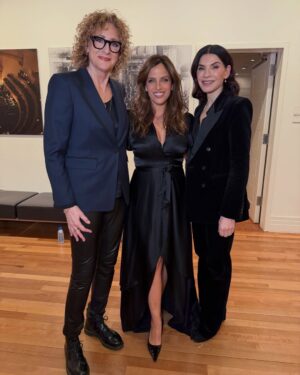 Debra Messing Instagram - “Letters, Light, and Love” what a night. It was such an honor to join these incredible people in an event to support Kibbutz Be’eri. 

@letters.light.love @ujafedny @carnegiehall
📸: @YoavDavis for Eighteen