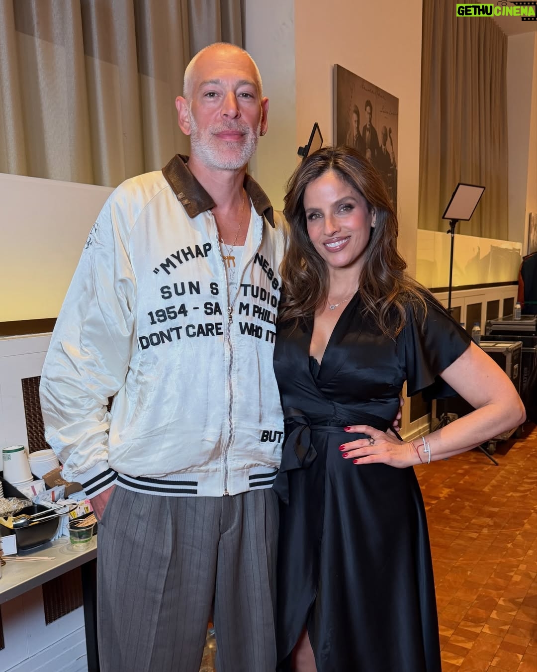Debra Messing - 31.8K Likes - “Letters, Light, and Love” what a night. It was such an honor to join these incredible people in an event to support Kibbutz Be’eri. 

@letters.light.love @ujafedny @carnegiehall
📸: @YoavDavis for Eighteen