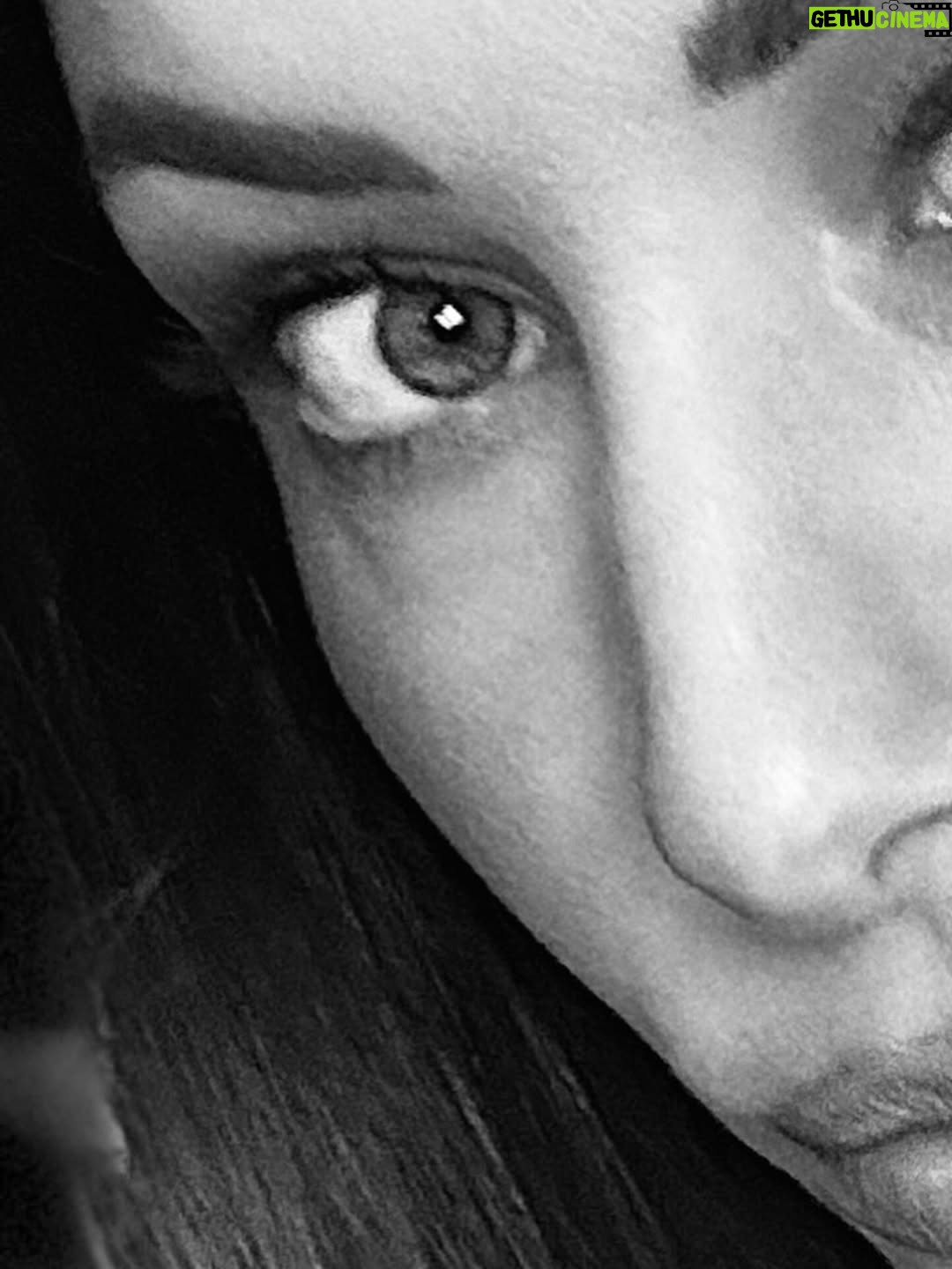 Delphine Wespiser - 20.4K Likes - Auto portrait 👁️
Une préf ? ♥️