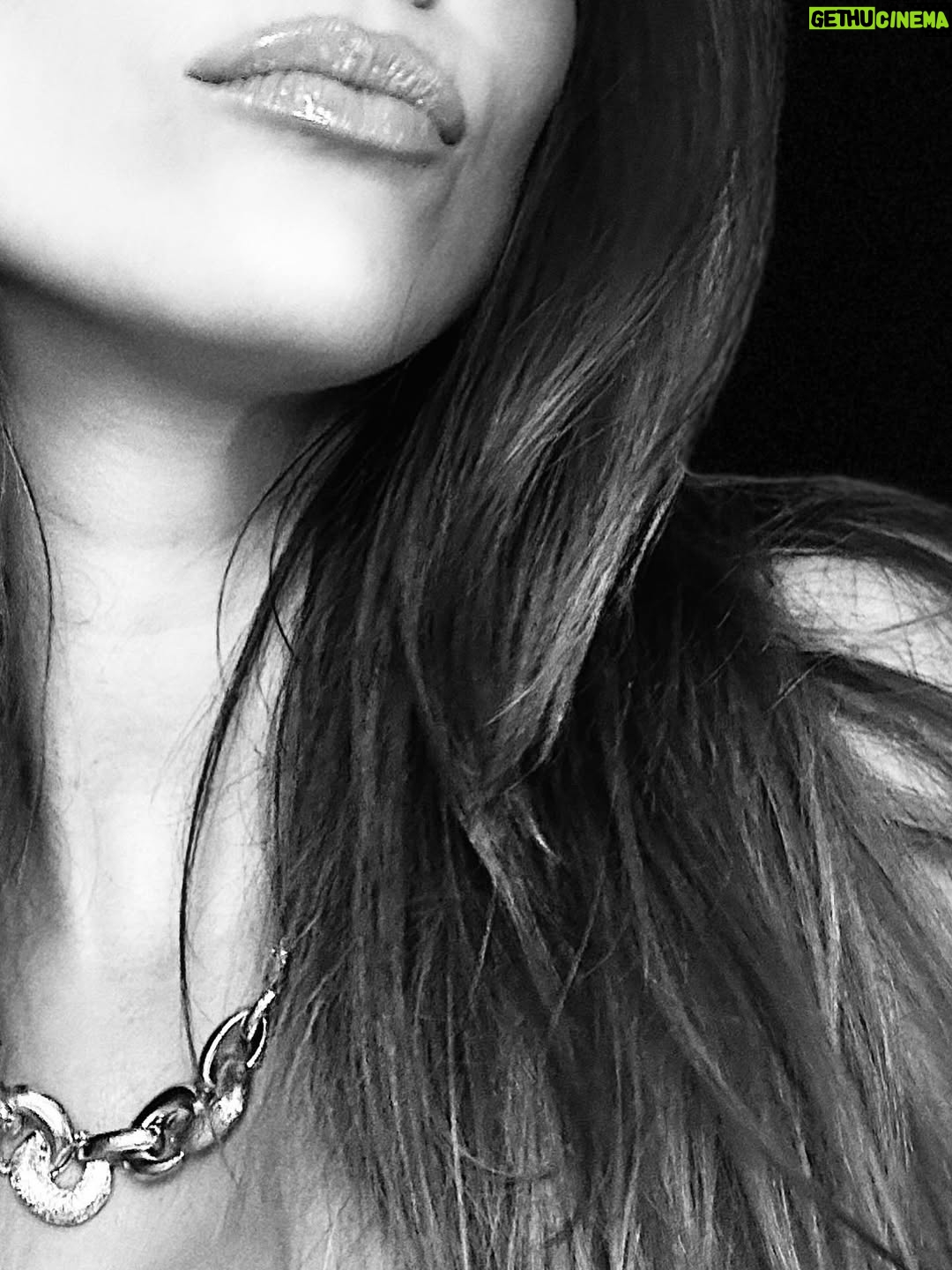 Delphine Wespiser - 20.4K Likes - Auto portrait 👁️
Une préf ? ♥️