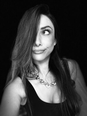 Delphine Wespiser Instagram - Auto portrait 👁️
Une préf ? ♥️