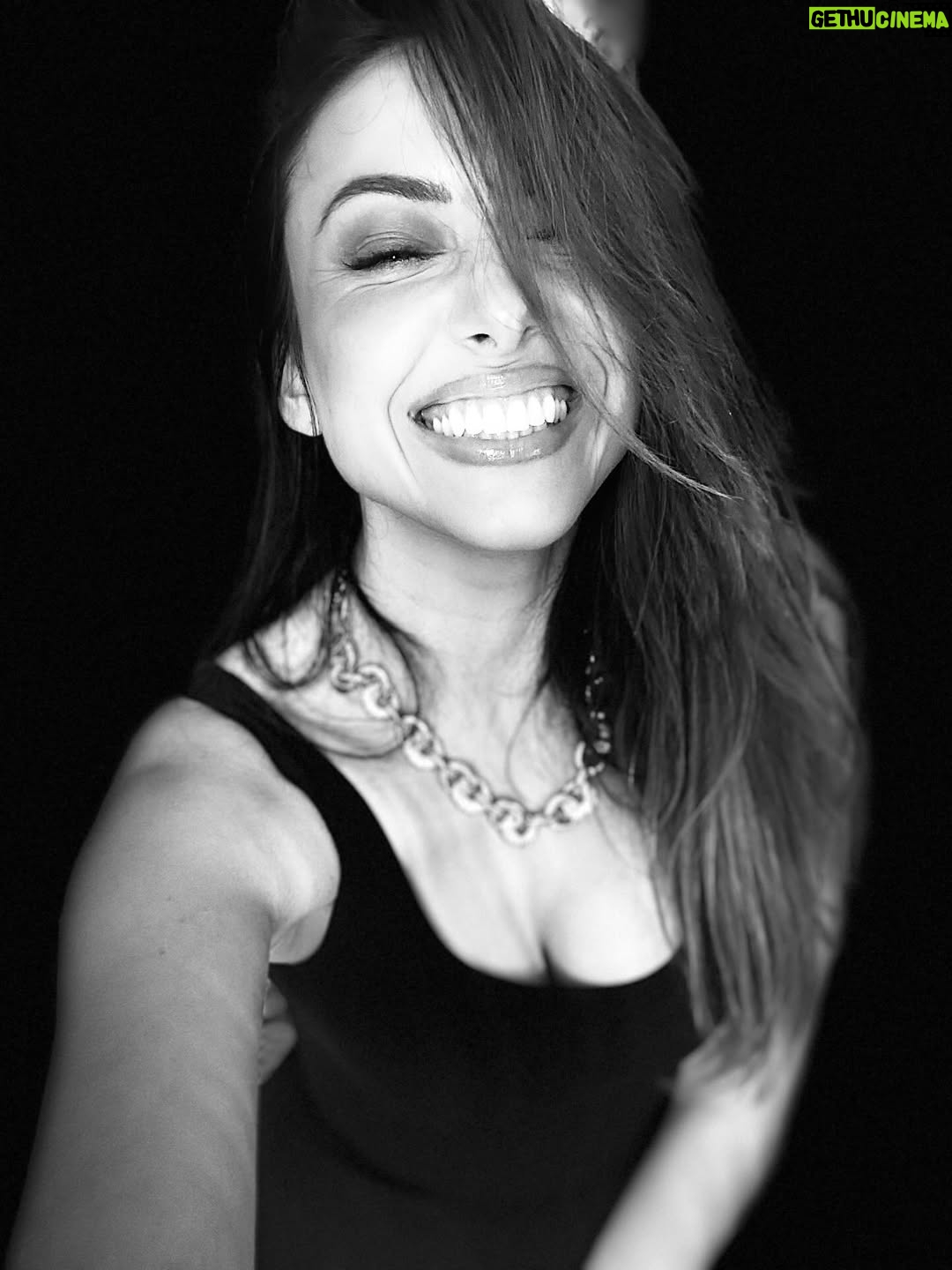 Delphine Wespiser - 20.4K Likes - Auto portrait 👁️
Une préf ? ♥️