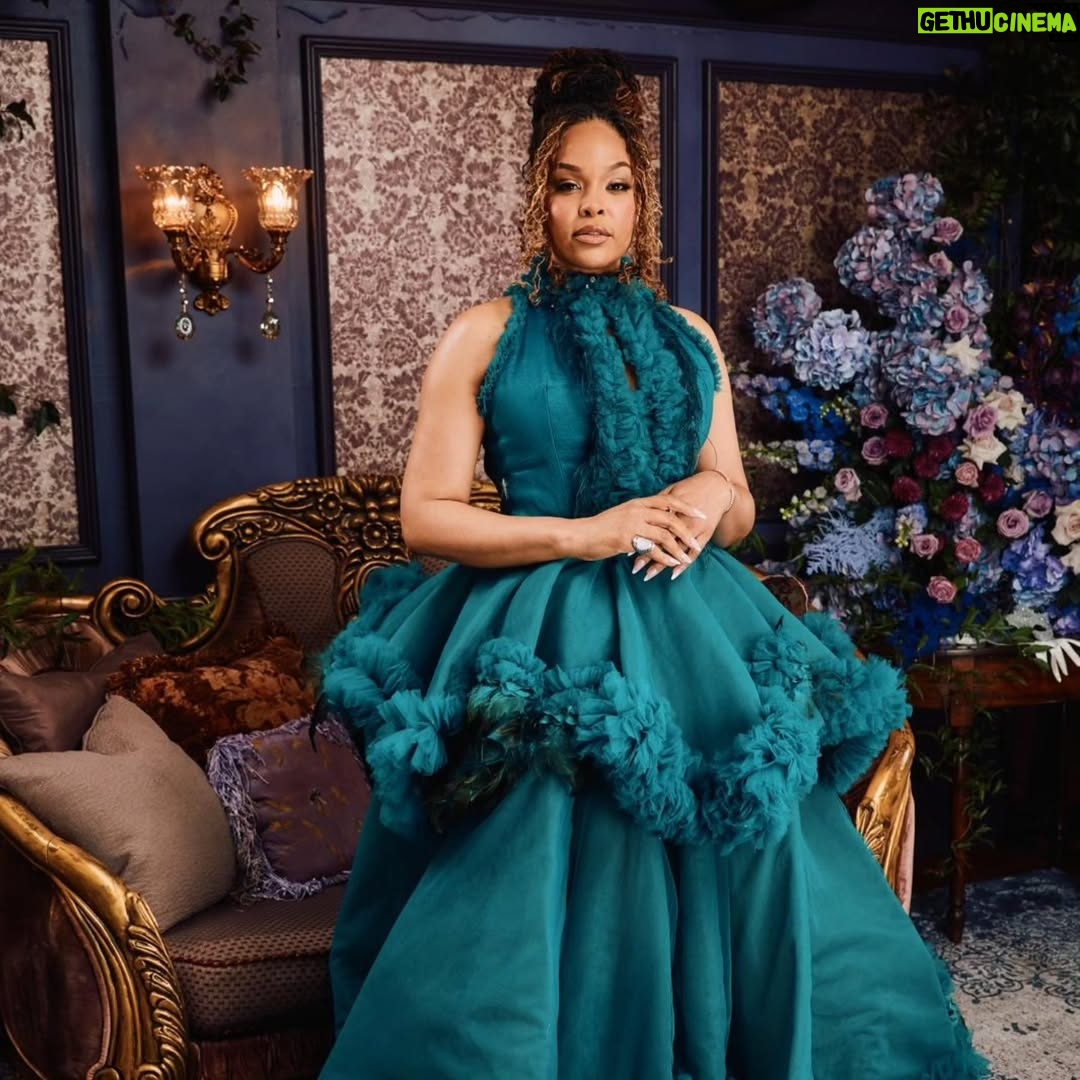 Demetria McKinney - 23.4K Likes - The diamond of the season has its sparkle! I felt like a rare emerald in the presence of #QueenCharlotte
Stepped into the world of @bridgertonnetflix for a night of pure #magic. Thank you @bevysmith and @netflix for a seat at such a beautiful table. 🥂💚 #dinnerwithbevy @shondarhimes