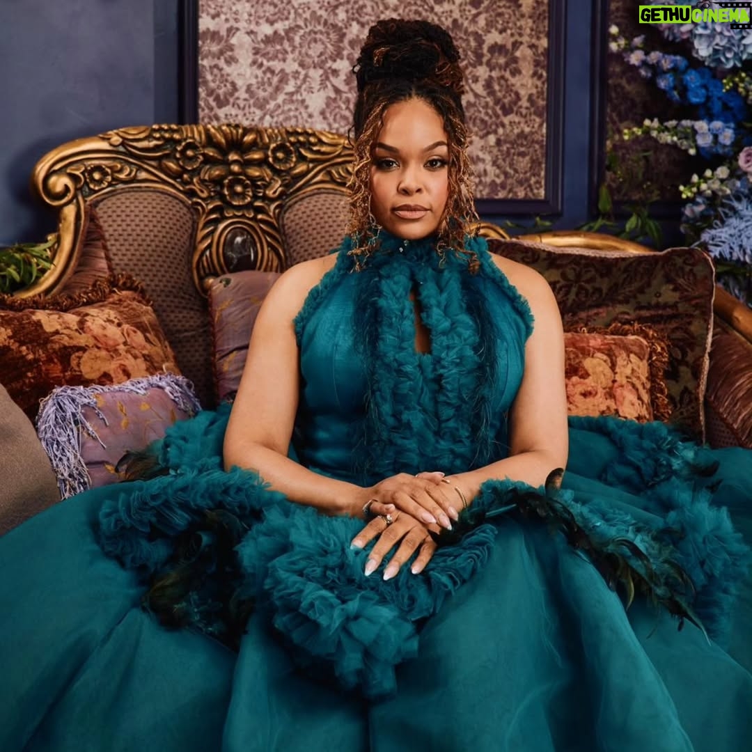 Demetria McKinney - 23.4K Likes - The diamond of the season has its sparkle! I felt like a rare emerald in the presence of #QueenCharlotte
Stepped into the world of @bridgertonnetflix for a night of pure #magic. Thank you @bevysmith and @netflix for a seat at such a beautiful table. 🥂💚 #dinnerwithbevy @shondarhimes