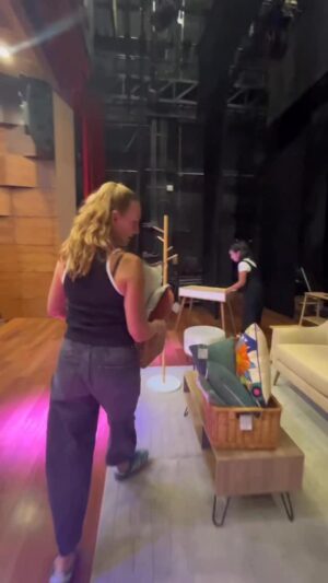 Denisse Dibós Instagram - ✨ Gracias a @casaideasperu por ser parte de esta conmovedora historia: Madres, el Musical 🎭
Cada objeto, cada detalle y cada rincón nos ayuda a construir el escenario perfecto para compartir con el público una historia llena de emoción, recuerdos y amor de madre. 💛
⭐ POR ÚLTIMA VEZ
@rossana.fm
@alexandragrana
@villaloboserika
@gianellaneyra_
⭐ POR PRIMERA VEZ – Desde el 21 de marzo
@anahidec
@stephanyorue
@nataliasalasz
@danielacamaiora
🎟️ 20% de descuento con tarjetas de crédito Scotiabank
📍 Teatro Municipal de Surco
🎟️ Entradas en Teleticket
💛 Nos vemos en el teatro.