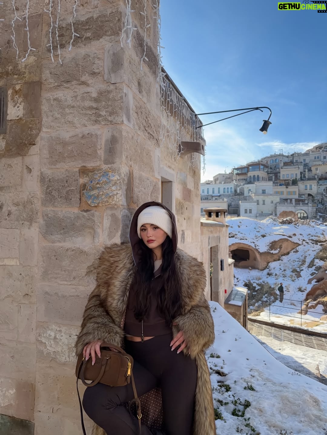 Derya Pınar Ak - 177.3K Likes - 