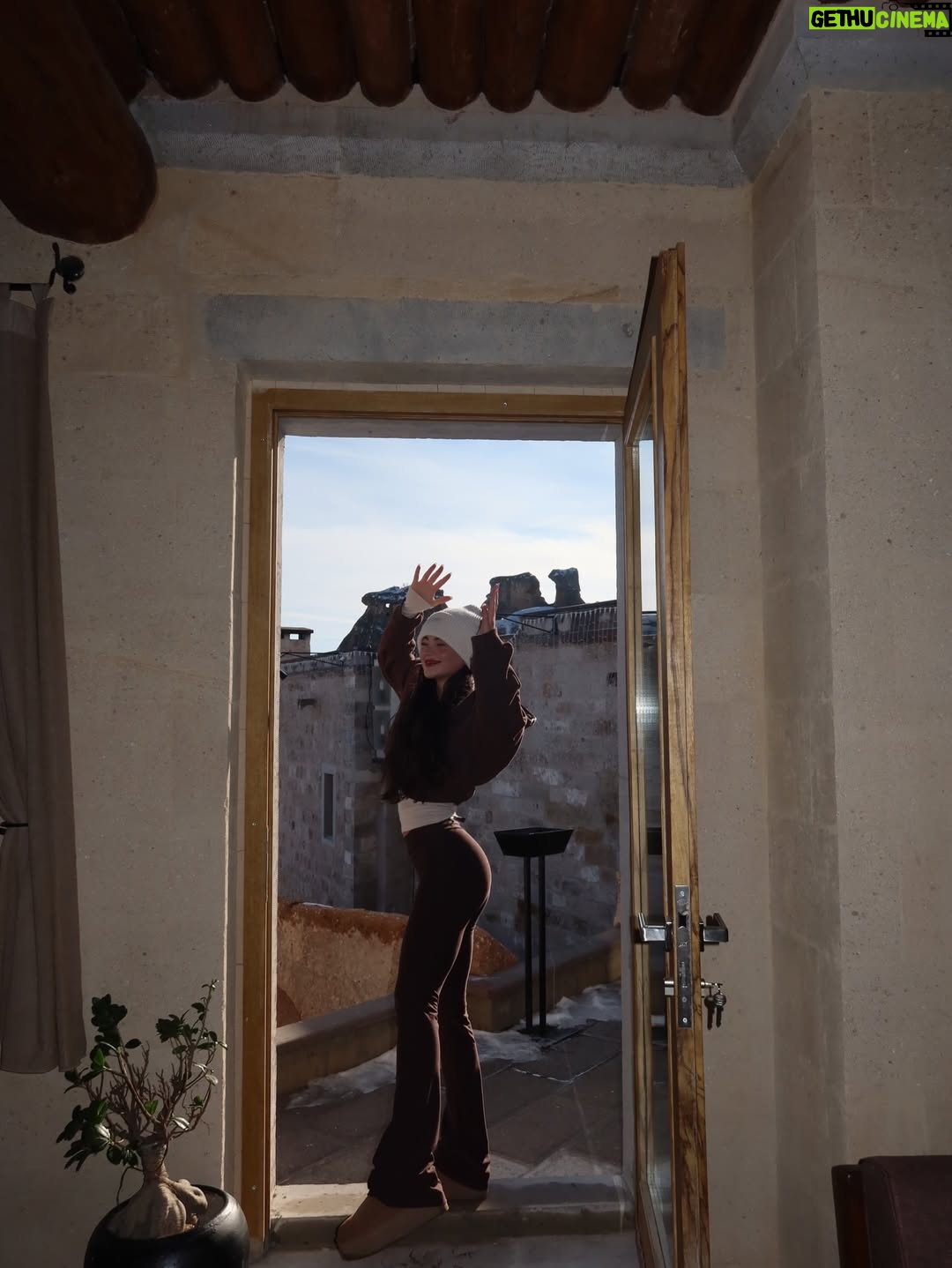Derya Pınar Ak - 177.3K Likes - 