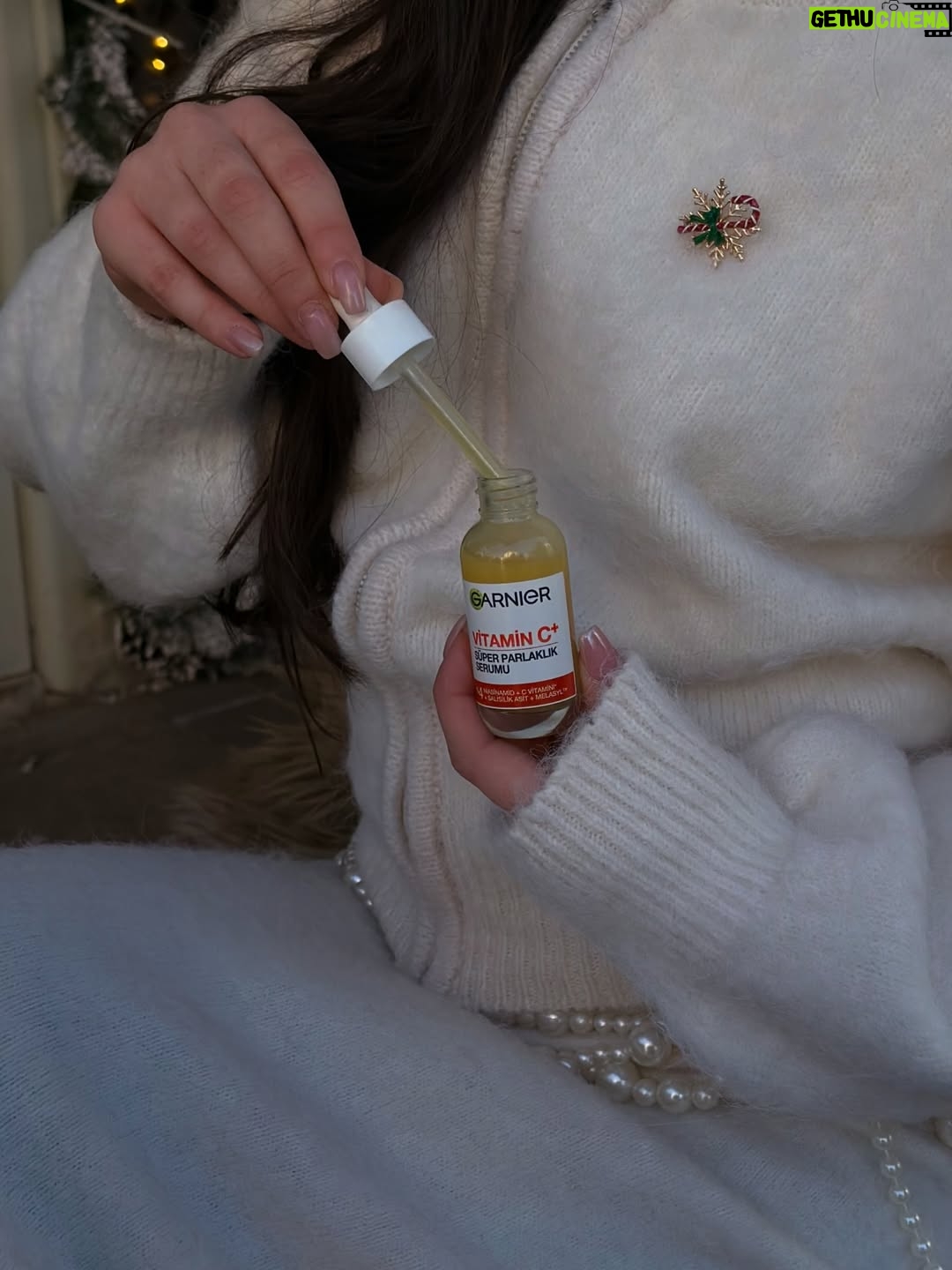 Derya Pınar Ak - 192K Likes - Her zaman benimle olan Garnier Vitamin C serumum 🤍✨ Favorim hep belli! @garnierturkiye 💛
#garnierskincare #işbirliği