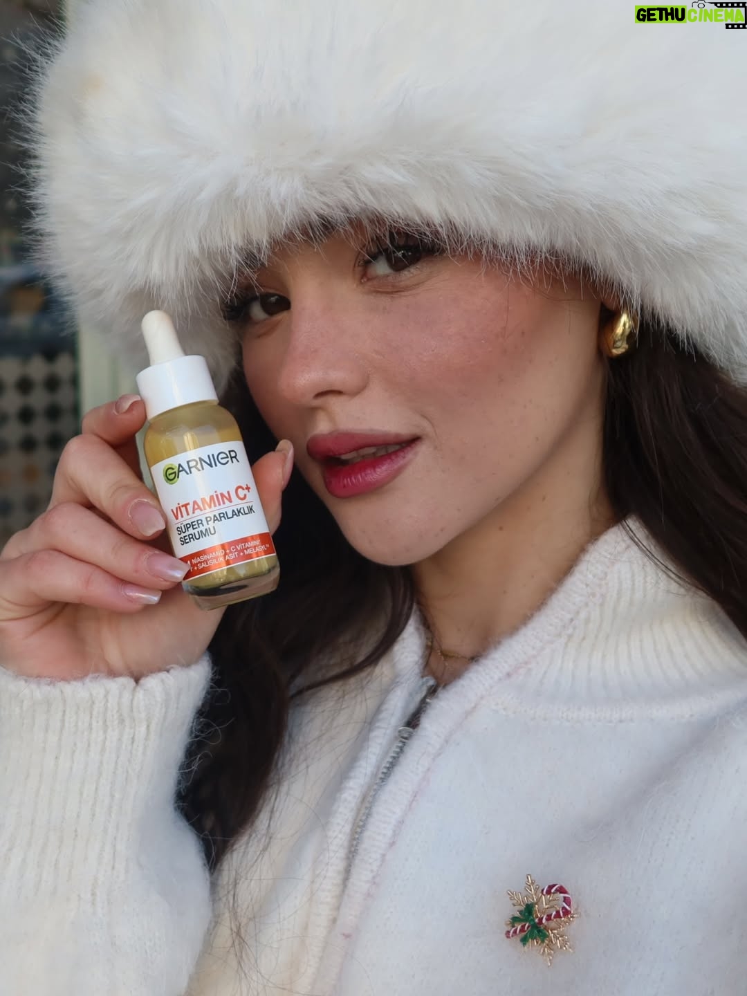 Derya Pınar Ak - 192K Likes - Her zaman benimle olan Garnier Vitamin C serumum 🤍✨ Favorim hep belli! @garnierturkiye 💛
#garnierskincare #işbirliği