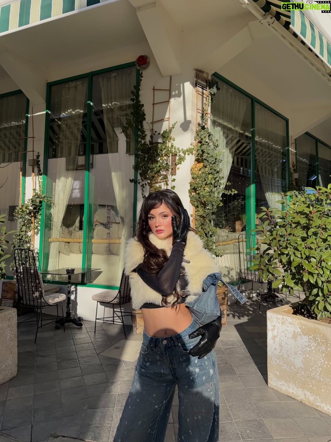 Derya Pınar Ak - 164.9K Likes - 