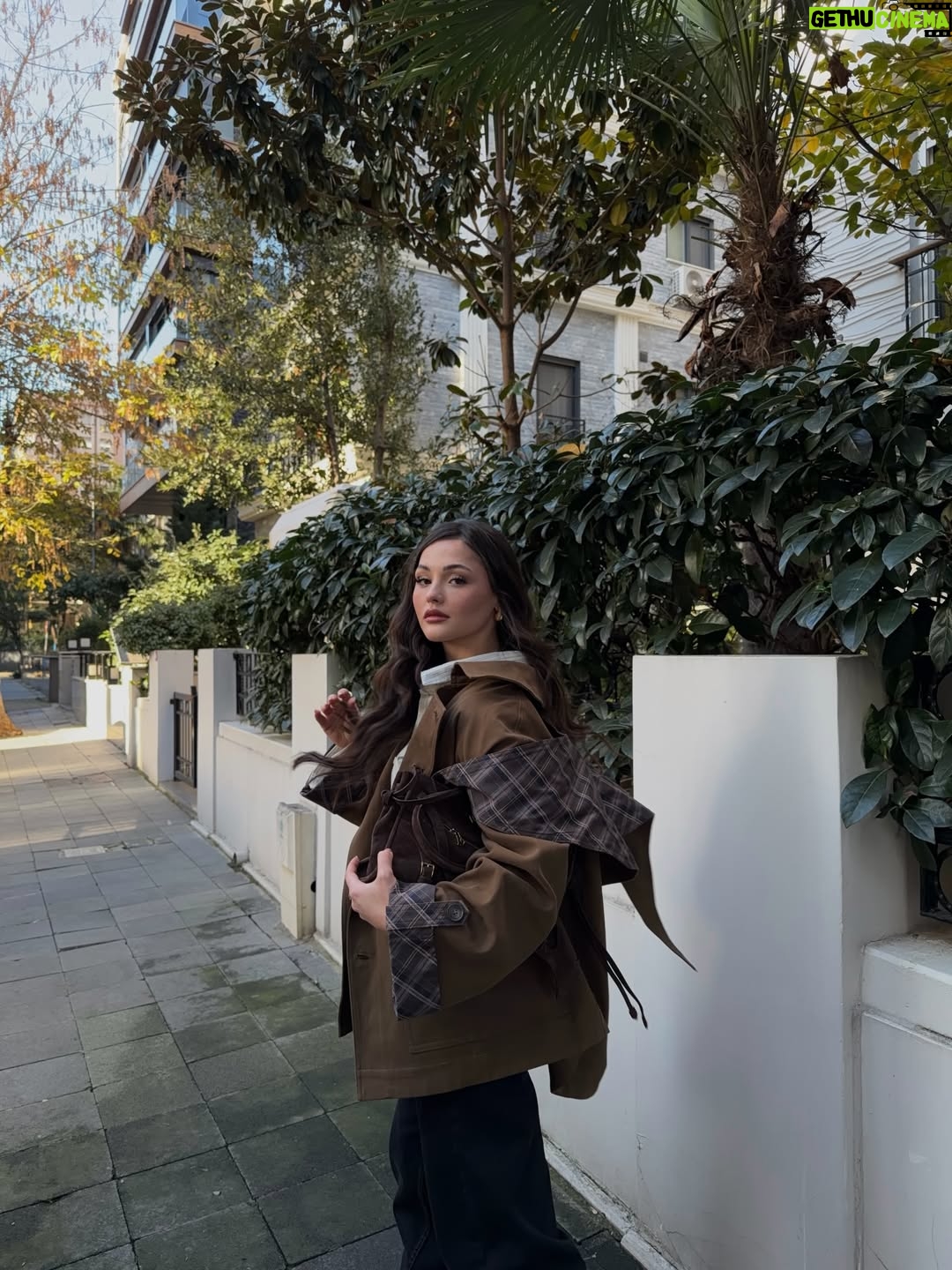 Derya Pınar Ak - 198.6K Likes - 🍂🍂🍂