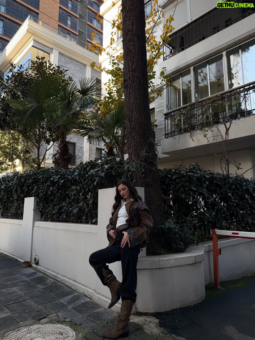 Derya Pınar Ak - 198.6K Likes - 🍂🍂🍂