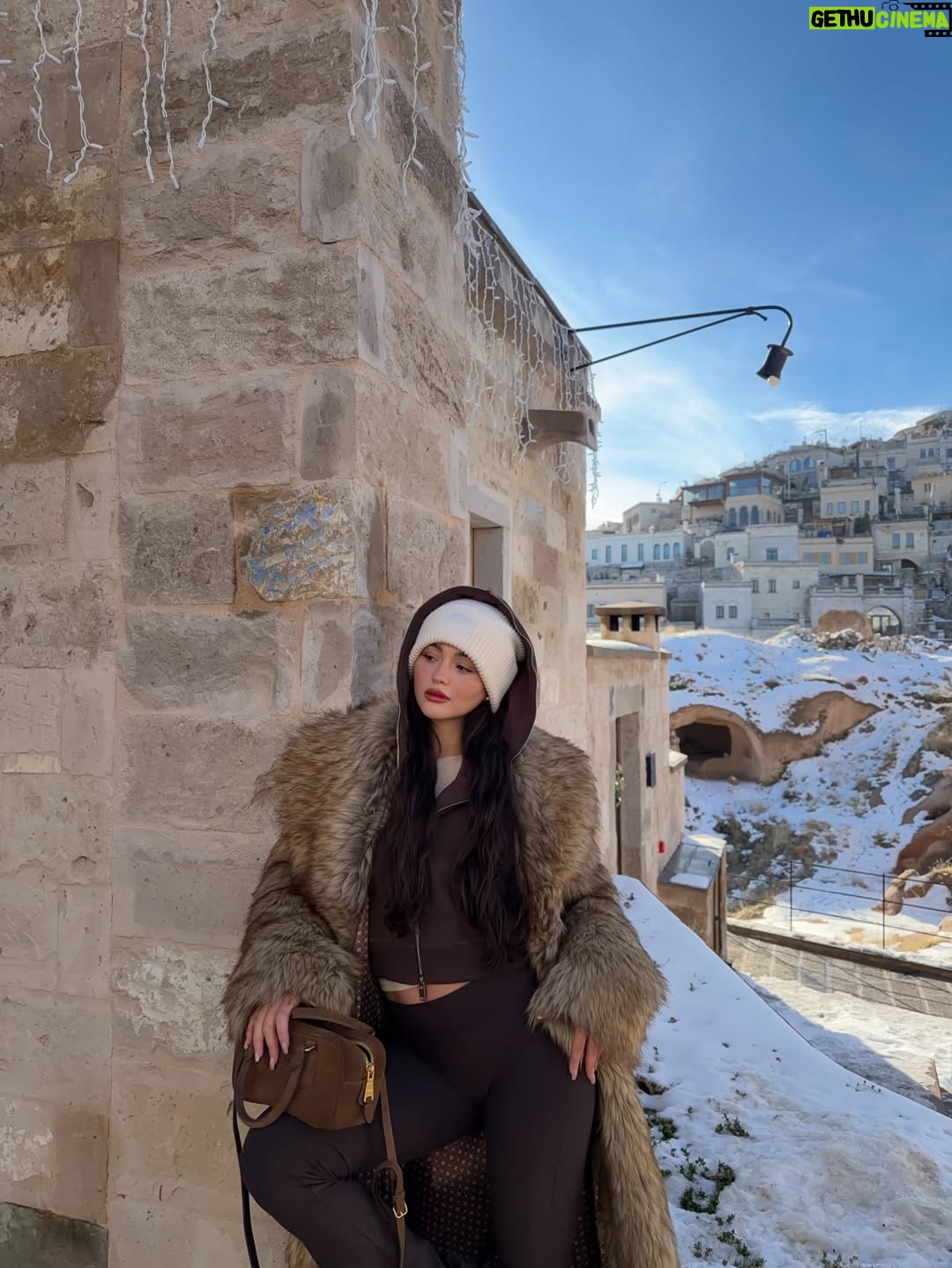 Derya Pınar Ak - 177.3K Likes - 