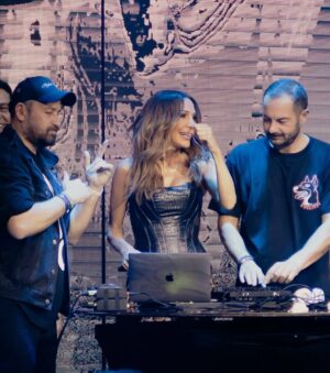 Despina Vandi Instagram - Welcome 2026!
Thank you 2025! I am grateful!❤️