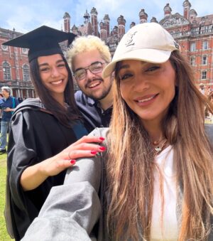 Despina Vandi Instagram - Welcome 2026!
Thank you 2025! I am grateful!❤️
