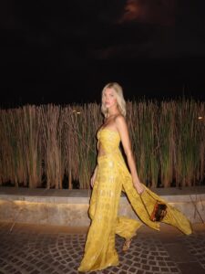 Actress Devon Windsor HD Photos and Wallpapers March 2026