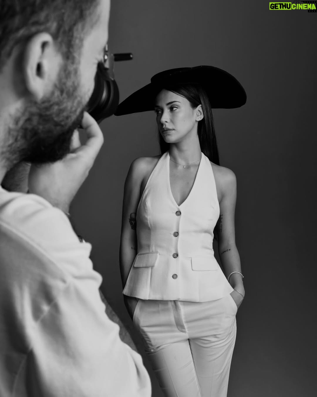 Devrim Özkan - 344.7K Likes - galeride kalmasın 🖤