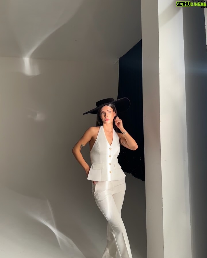 Devrim Özkan - 344.7K Likes - galeride kalmasın 🖤