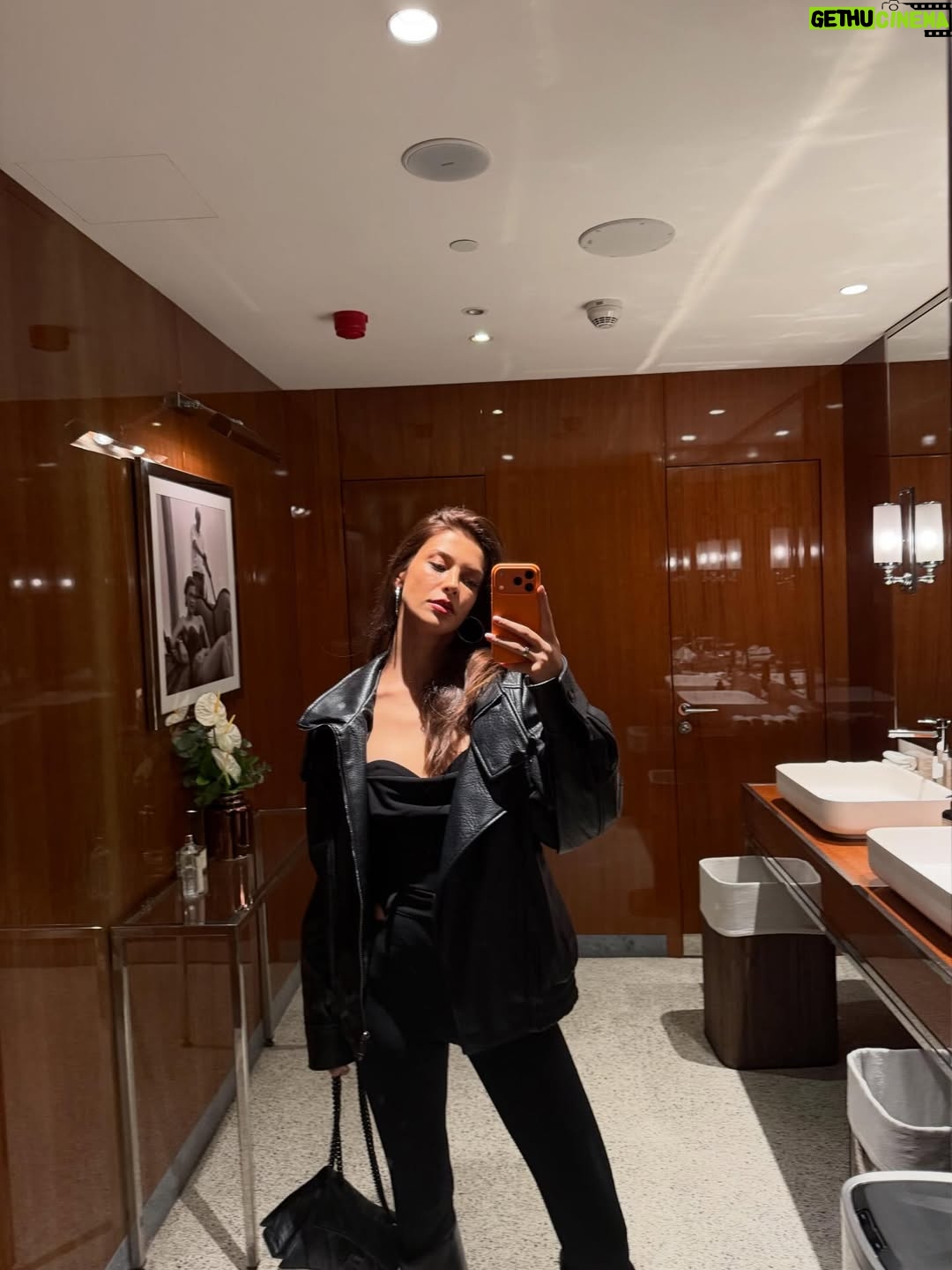 Devrim Özkan - 359.7K Likes - Cey's n Dev's