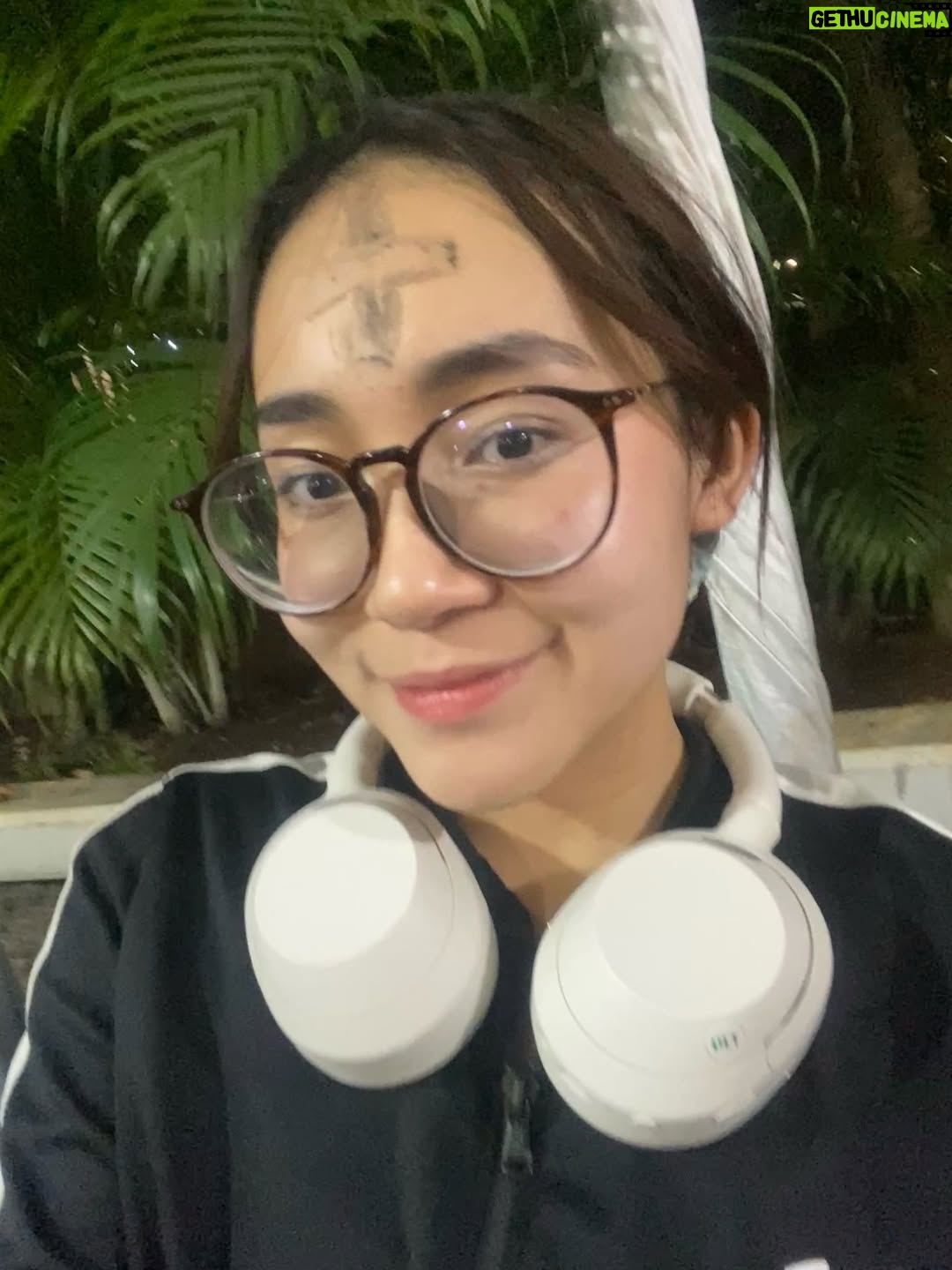 Dewi Rezer - 23.7K Likes - Ash Wednesday 🙏🏻😇 Puii Tuhan 

#ashwednesday #rabuabu #marcelinolefrandt #dewirezer #brinettelefrandt