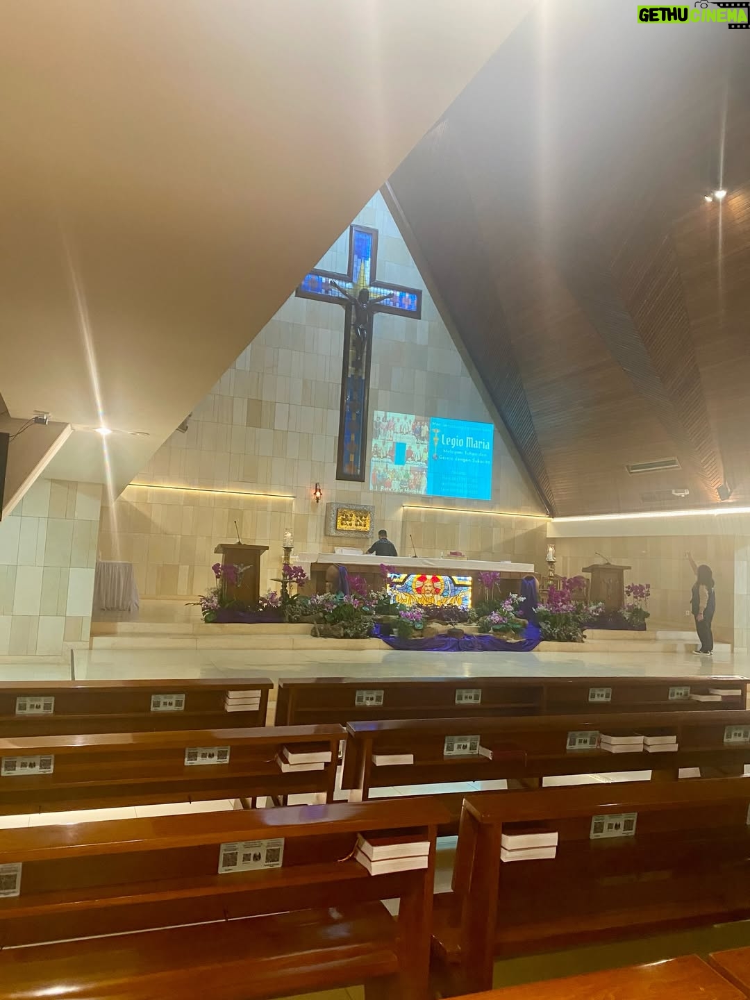 Dewi Rezer - 23.7K Likes - Ash Wednesday 🙏🏻😇 Puii Tuhan 

#ashwednesday #rabuabu #marcelinolefrandt #dewirezer #brinettelefrandt