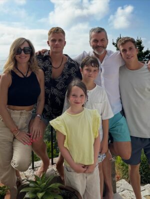 Diana Bolocco Instagram - Mismo lugar, misma familia, nuevos recuerdos. Lo mejor del mundo ♥️♥️♥️♥️
