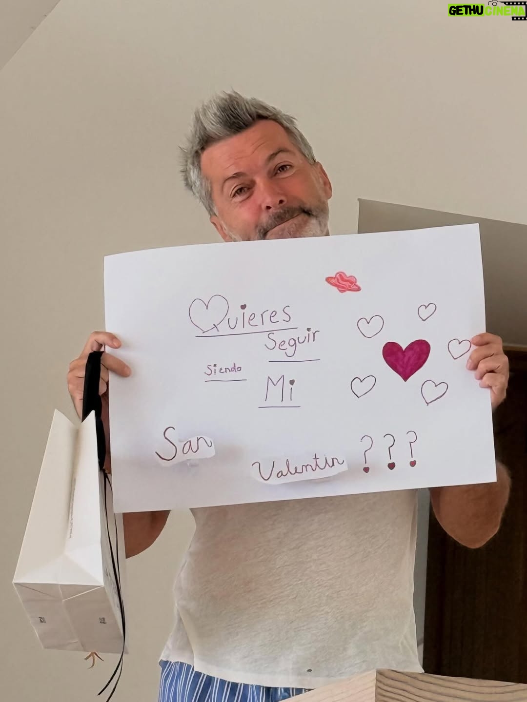 Diana Bolocco - 47.6K Likes - Febrero, me diste pausa, descanso, playa, sur, amigos y tiempo con mi papito. Y antes de todo esto me diste una final en el Movistar con 10 mil personas (junto a un equipo increíble) Y también me diste mucho mucho amor….. Infinitas gracias. Tengo las pilas recargadas para volver. Nos vemos el lunes por las pantallas de @chilevision