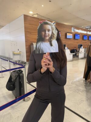 Diane Leyre Instagram - direction Singapour pour le voyage d’intégration de @hinaupokodevezeoff 👑

un long vol nous attend mais tellement heureuse de découvrir cette destination avec cette équipe de rêve. Vous avez reconnu nos bouilles avec nos photos enfant ? 💕

merci @missfranceoff @singapour.tourisme & @malaysiaairlines de nous chouchouter !

je vous amène avec nouuuuuus

Invitation