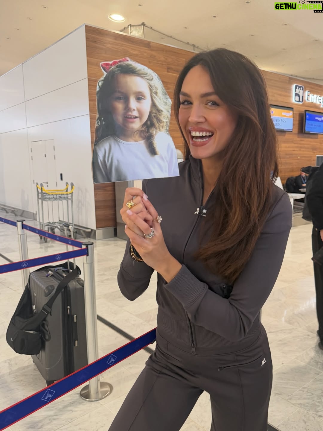 Diane Leyre - 36.2K Likes - direction Singapour pour le voyage d’intégration de @hinaupokodevezeoff 👑

un long vol nous attend mais tellement heureuse de découvrir cette destination avec cette équipe de rêve. Vous avez reconnu nos bouilles avec nos photos enfant ? 💕

merci @missfranceoff @singapour.tourisme & @malaysiaairlines de nous chouchouter !

je vous amène avec nouuuuuus

Invitation