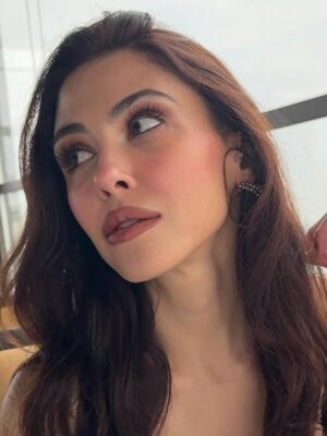 Dilara Aksüyek Instagram - Fotoğrafların içinde çok sevdiğim şeyler var 👽