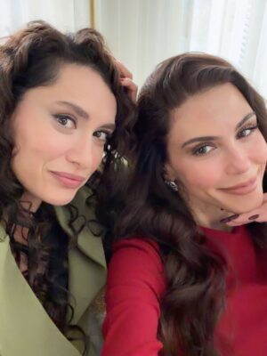 Dilara Aksüyek Instagram - Fotoğrafların içinde çok sevdiğim şeyler var 👽