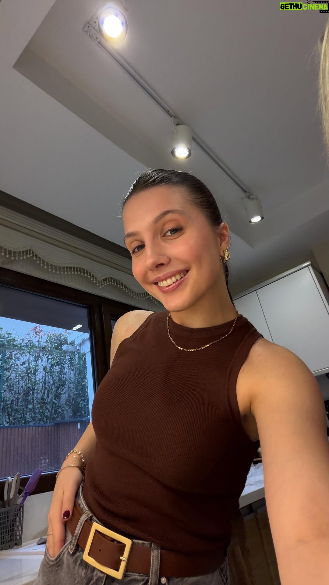Dilara Kurtulmuş - 38.2K Likes - Geleneksel kurtulmuş ailesi iftar videosu geldiii✨🫶🏼🤍 

Reklam