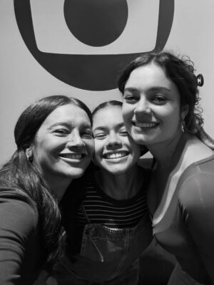 Dira Paes Instagram - Essas caras de choro já entregam que cenas bem emocionantes foram feitas. Estão acompanhando #TrêsGraças?