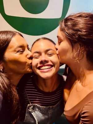 Dira Paes Instagram - Essas caras de choro já entregam que cenas bem emocionantes foram feitas. Estão acompanhando #TrêsGraças?