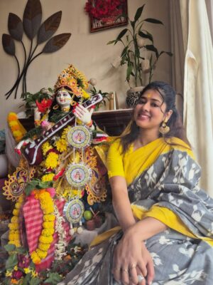 Ditipriya Roy Instagram - || শুভ বসন্ত পঞ্চমী ||💗🙏🏻
.
.
.
.
.
.
.
.
. #vasantpanchami #maasaraswati #wisdom #peace #enlightenment