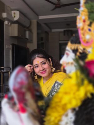 Ditipriya Roy Instagram - || শুভ বসন্ত পঞ্চমী ||💗🙏🏻
.
.
.
.
.
.
.
.
. #vasantpanchami #maasaraswati #wisdom #peace #enlightenment