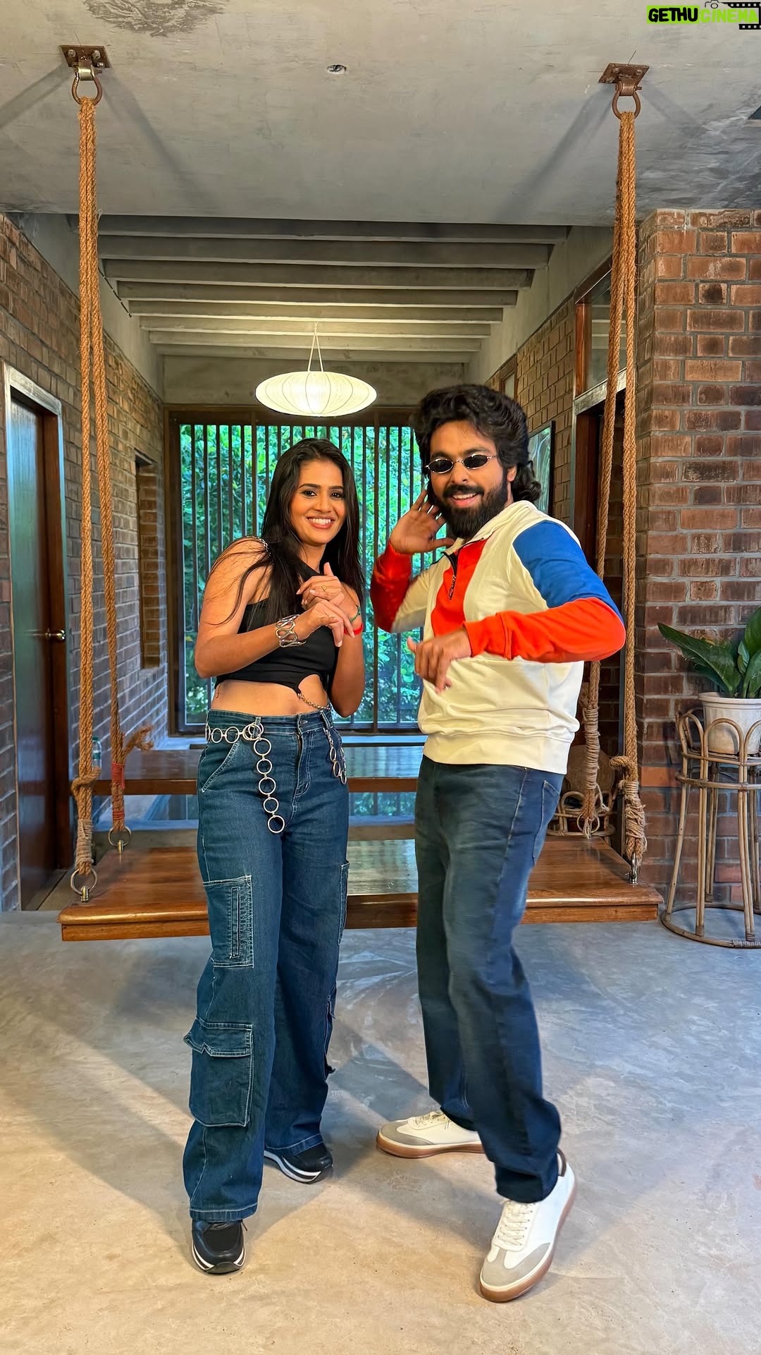 Divya Dharshini - 25.4K Likes - Aadiney Irupom 🤫🤙🏻with Gv🖤
.
.
.
@gaanavinoth 
@gvprakash 
@srigouripriya
@prabhakaranjustin

#gvprakash #HappyRaj #Aadineyirupen #gaanavinoth #prabhakaranjustin
