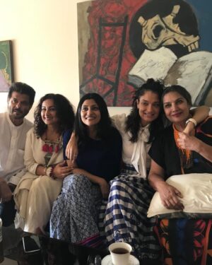 Divya Dutta Instagram - Throwback picture.For once we are sitting down , neither doing Aadab nor raising a leg !😁😁