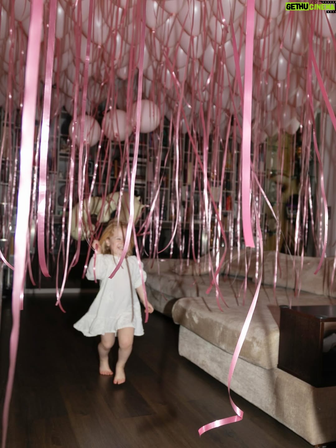 Dominika Cibulková - 9.2K Likes - Morning birthday surprise for our sunshine who turned 3 🤍🦄 NN is 3 ✨It only takes 330 balloons to make them surprised after all 🤪😮‍💨 #babygirl #ninanavara