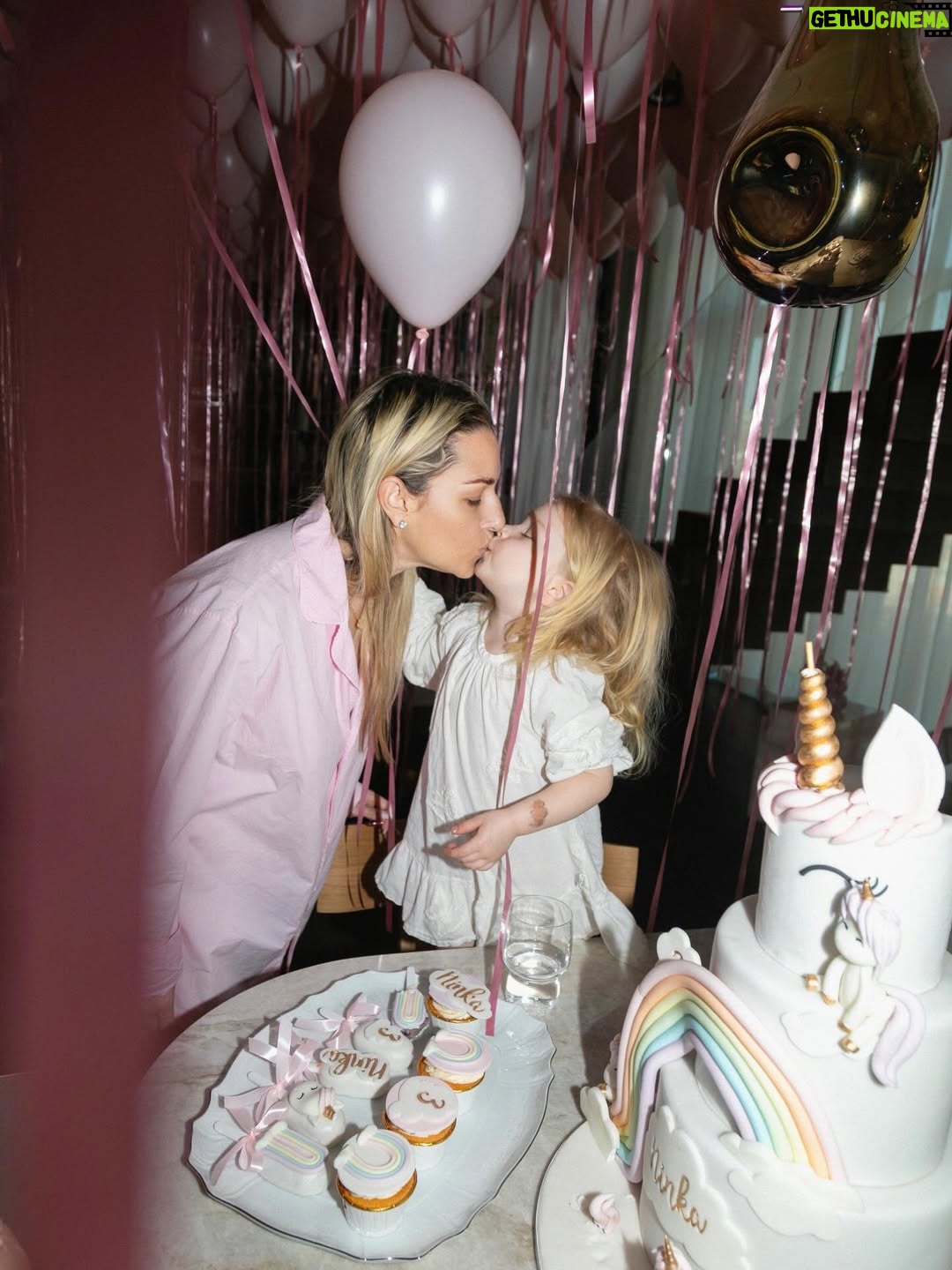 Dominika Cibulková - 9.2K Likes - Morning birthday surprise for our sunshine who turned 3 🤍🦄 NN is 3 ✨It only takes 330 balloons to make them surprised after all 🤪😮‍💨 #babygirl #ninanavara