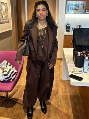Donia Samy Instagram - كنت رايحة وردة مفتحة 🙂
