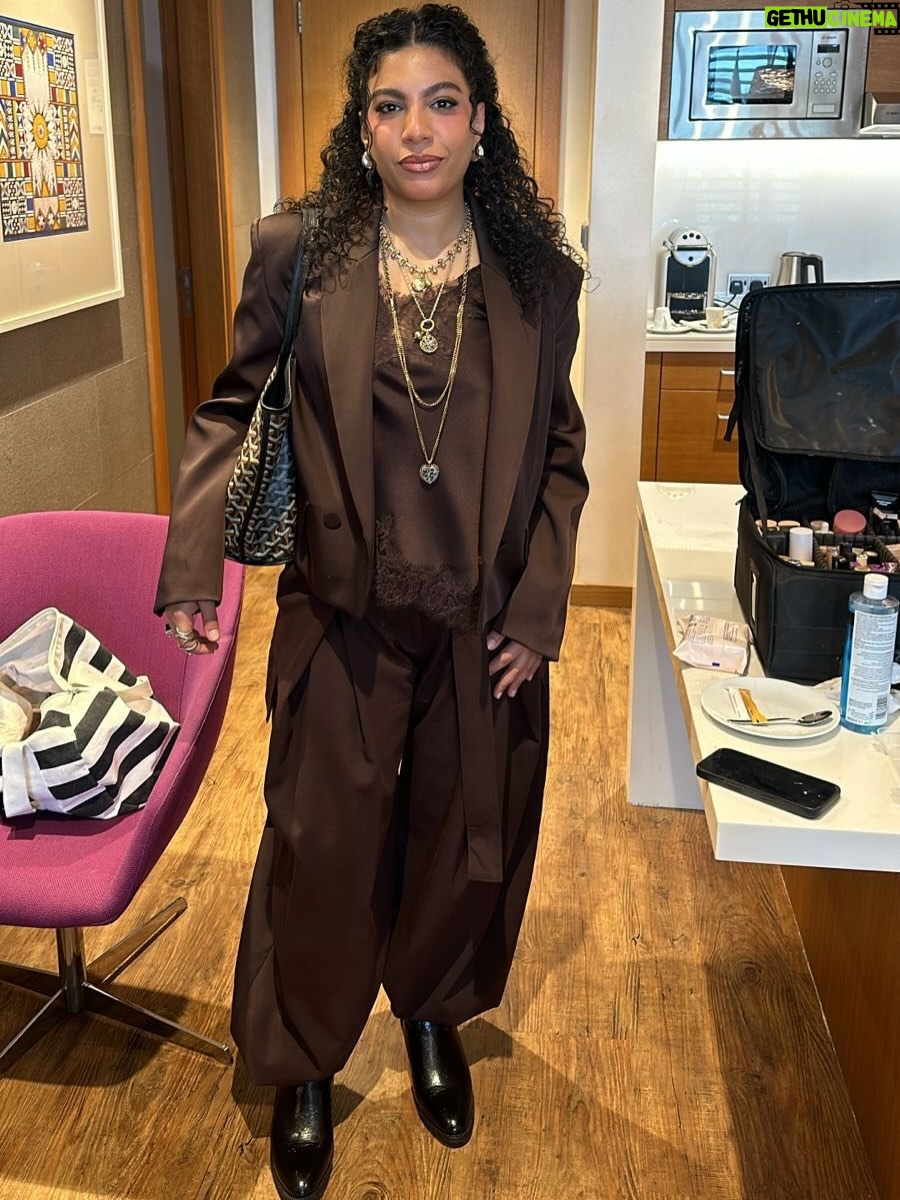 Donia Samy - 94.8K Likes - كنت رايحة وردة مفتحة 🙂