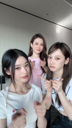 Duan Xiaowei Instagram - 聚會💗💗💗