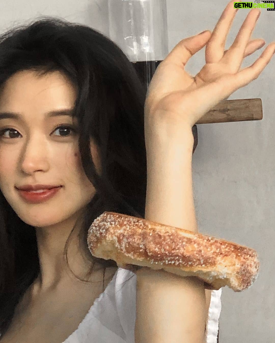 Duan Xiaowei - 36.1K Likes - 🍞