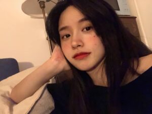 Duan Xiaowei Instagram - 看看谁还没起床🍃